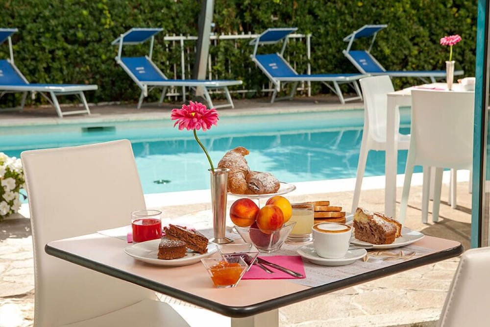 Фото Hotel Aristeo