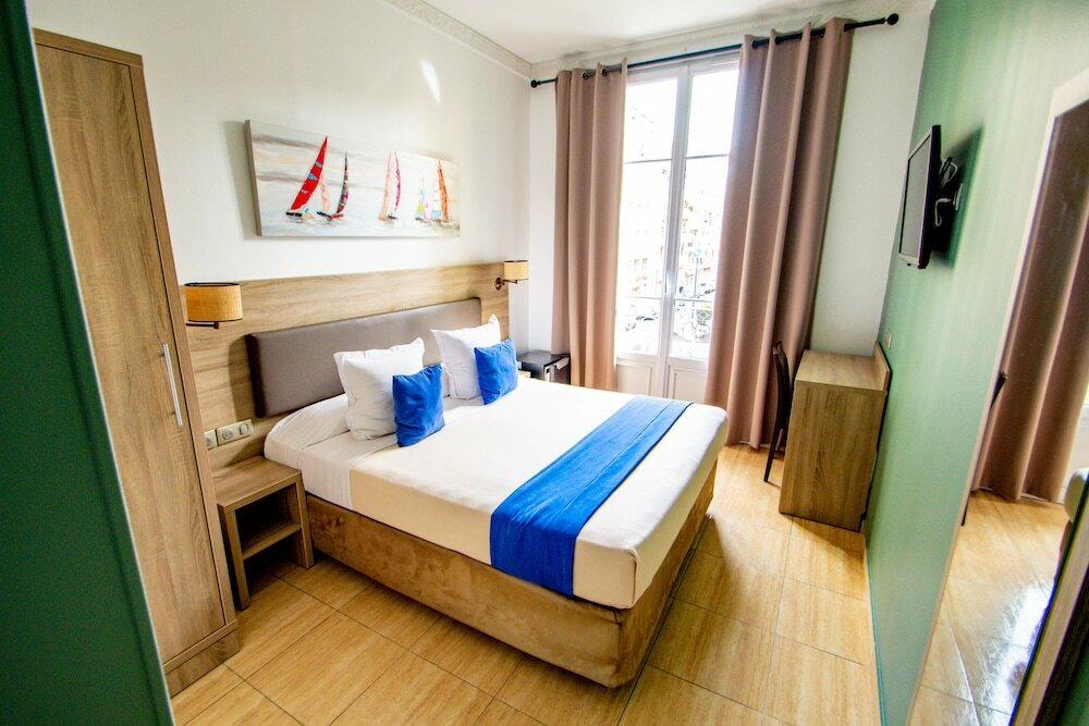 Фото Hotel Parisien