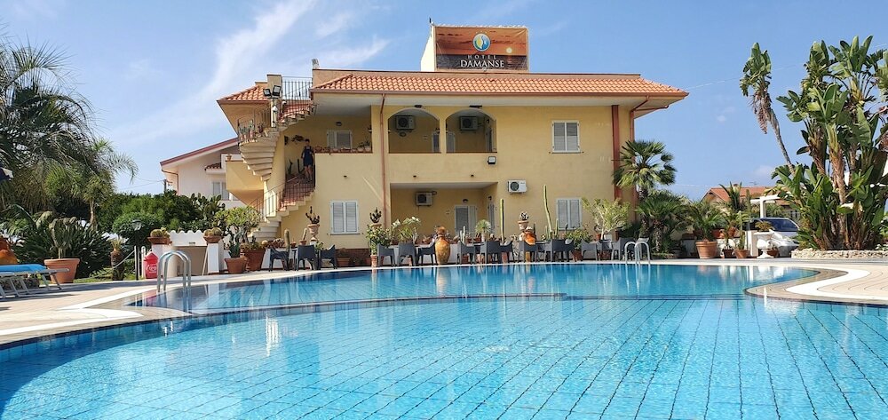 Фото Hotel Damanse