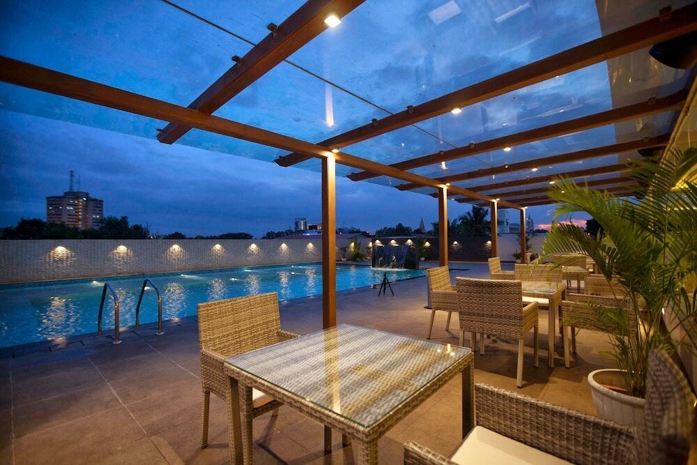 Фото The Grand Magrath Hotel