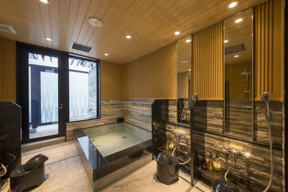 Фото Hotel Cargo Shinsaibashi