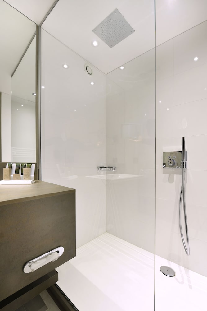 Фото Van Der Valk Hotel Charleroi Airport