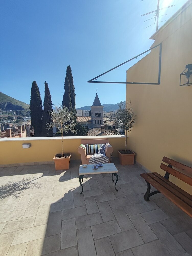 Фото Regina Bed & Breakfast