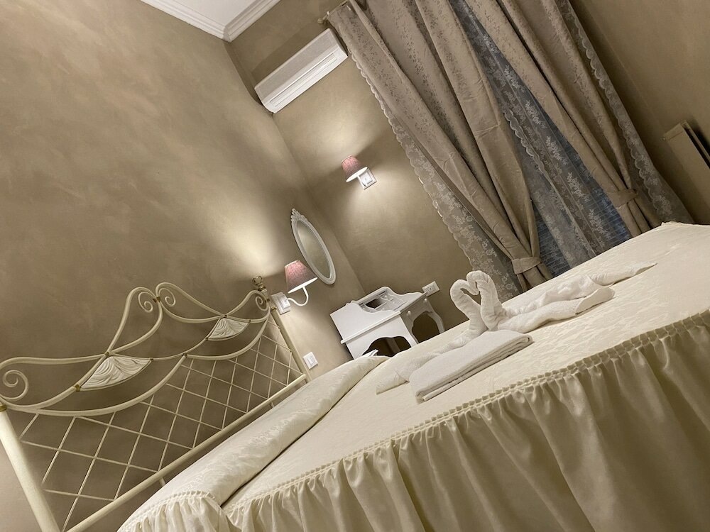 Фото Calais Milan Boutique Hotel