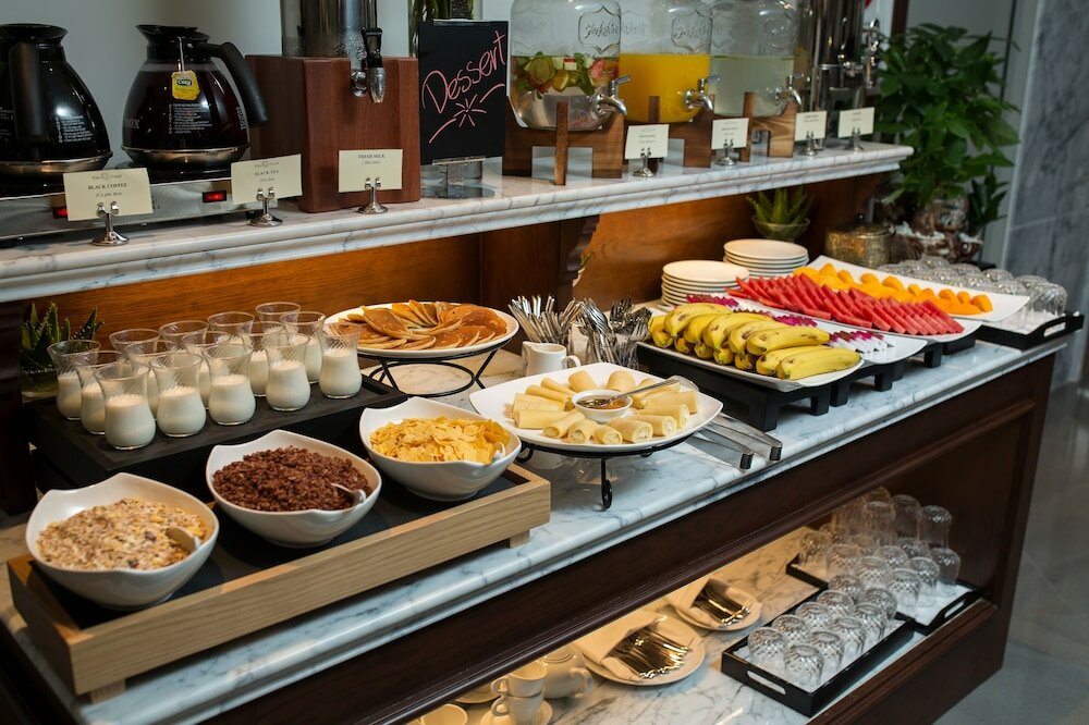 Фото The Q Hotel Hanoi