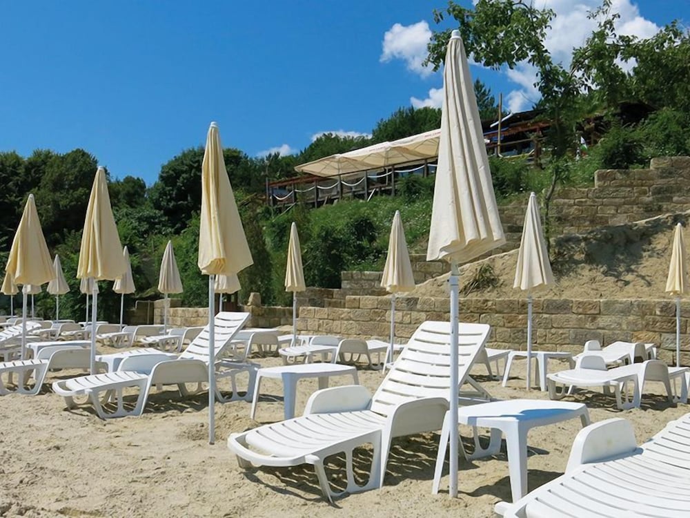 Фото Family Hotel Albizia