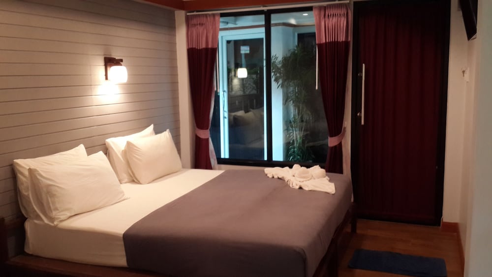 Фото Sinsamut Koh Samed Hotel