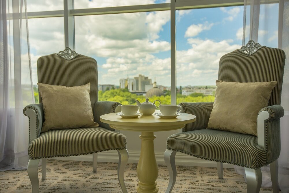 Фото Bristol Central Park Hotel Chisinau