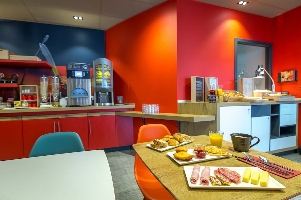 Фото Ibis Marseille Timone