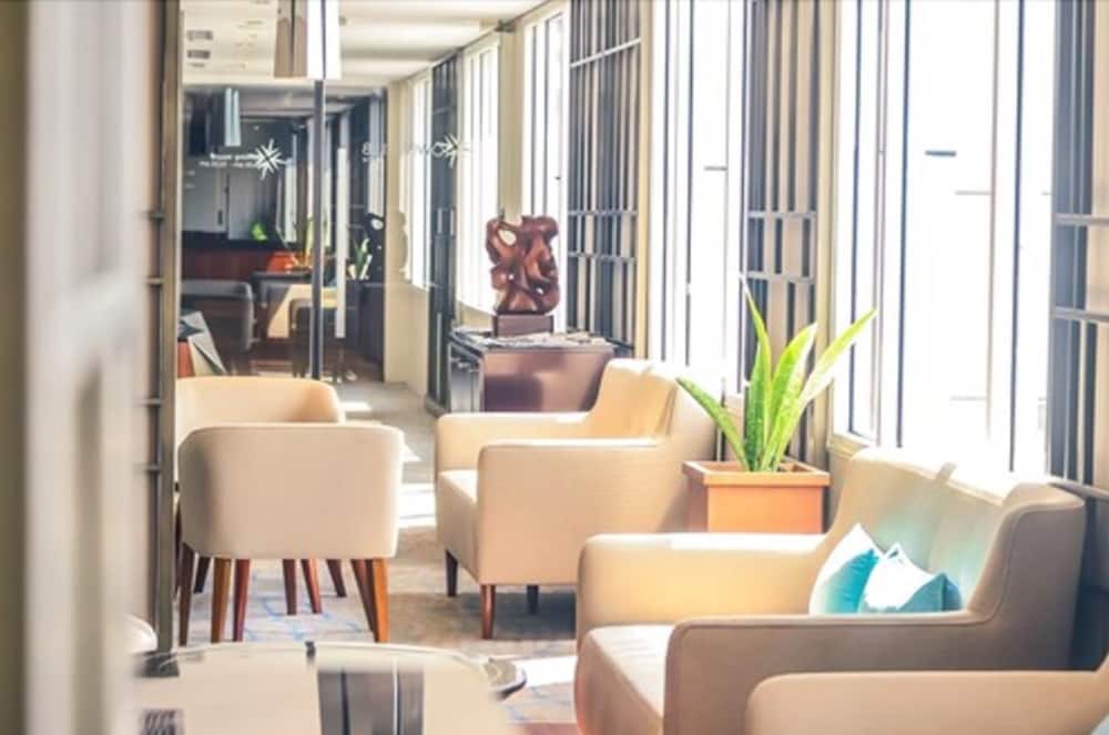 Фото Gumaya Tower Hotel Semarang