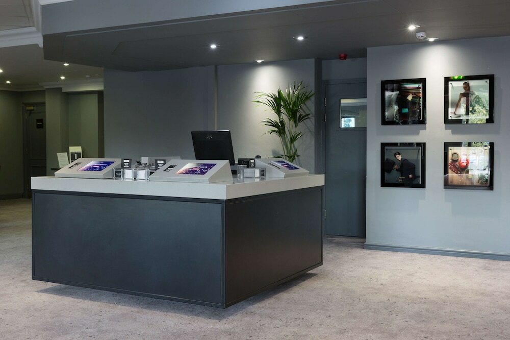 Фото Village Hotel Warrington