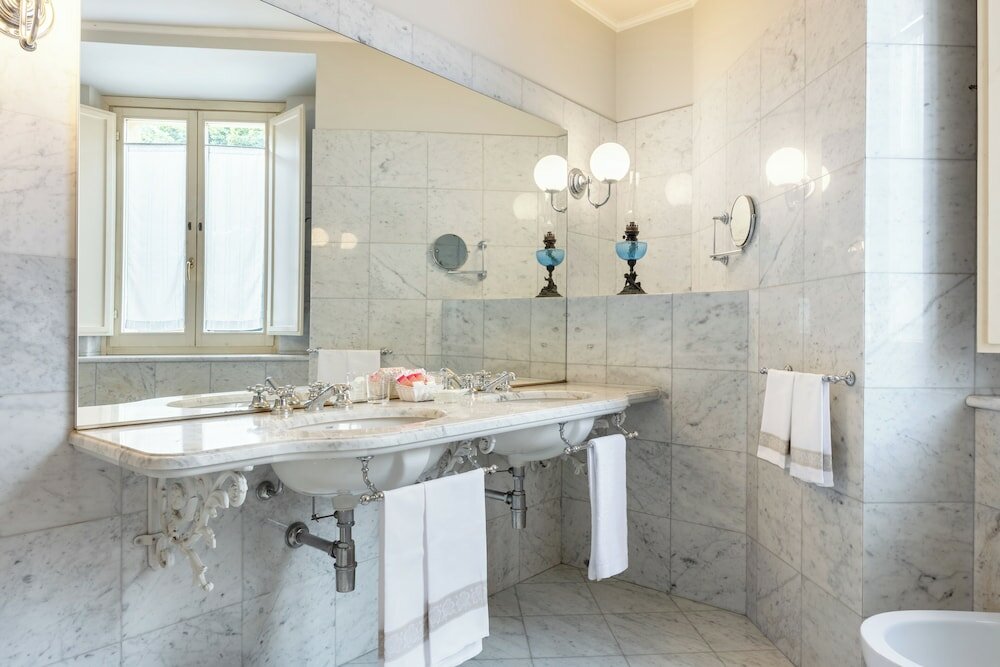 Фото Racetrack Road Hotel