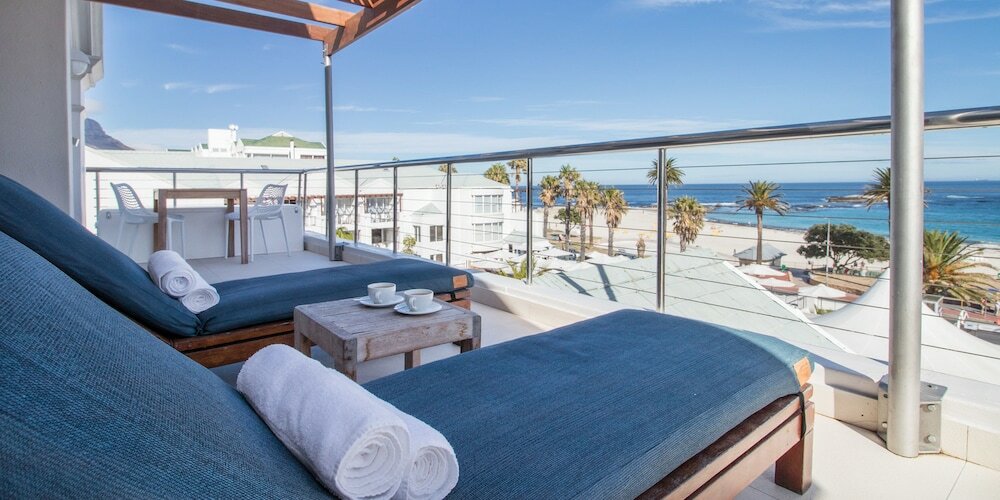 Фото The Bay Hotel