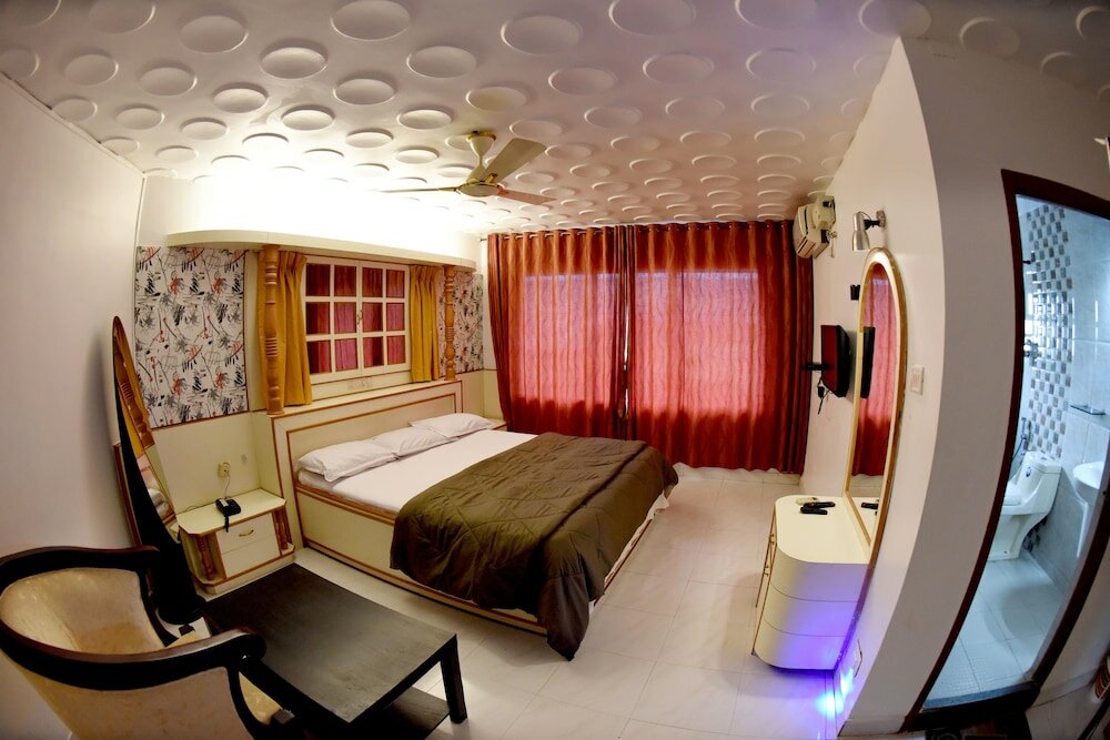 Фото Sharada International Hotel