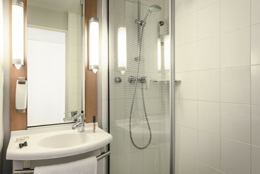 Фото ibis Versailles Château