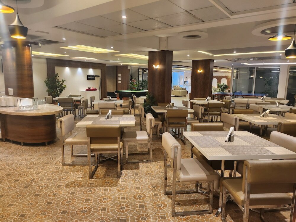 Фото White Castle Corporate Residences