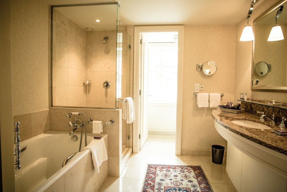 Фото Four Seasons Hotel Prague