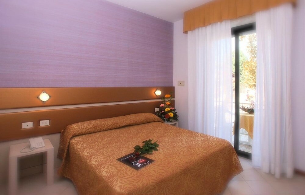 Фото Hotel Athena