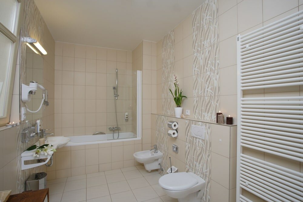 Фото 1. Republic Hotel