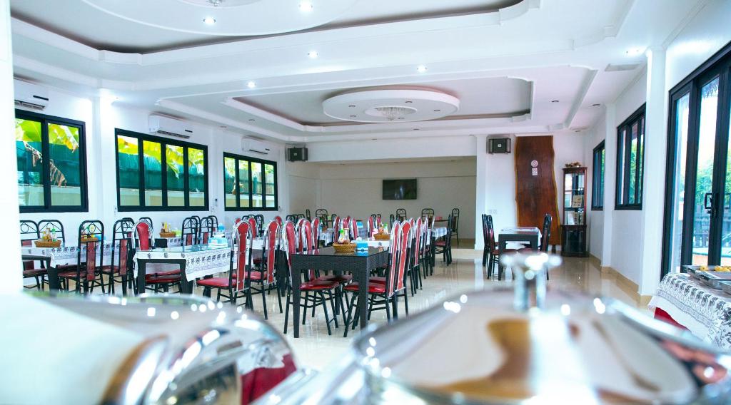 Фото Mittaphap Hotel II