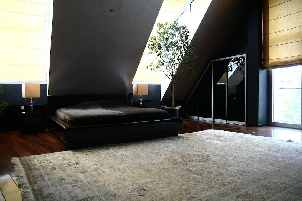 Фото Royal Square Hotel & Suites