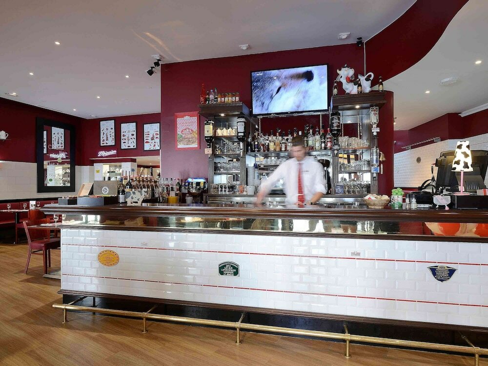 Фото Mercure Avignon Centre Palais des Papes Hotel