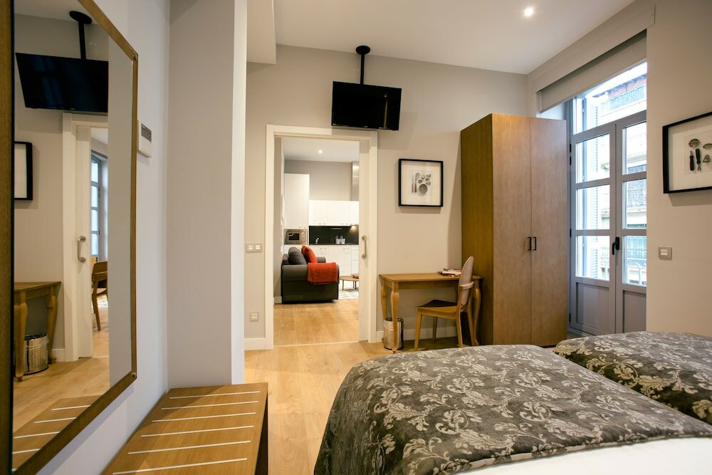 Фото Legazpi Doce Rooms & Suites