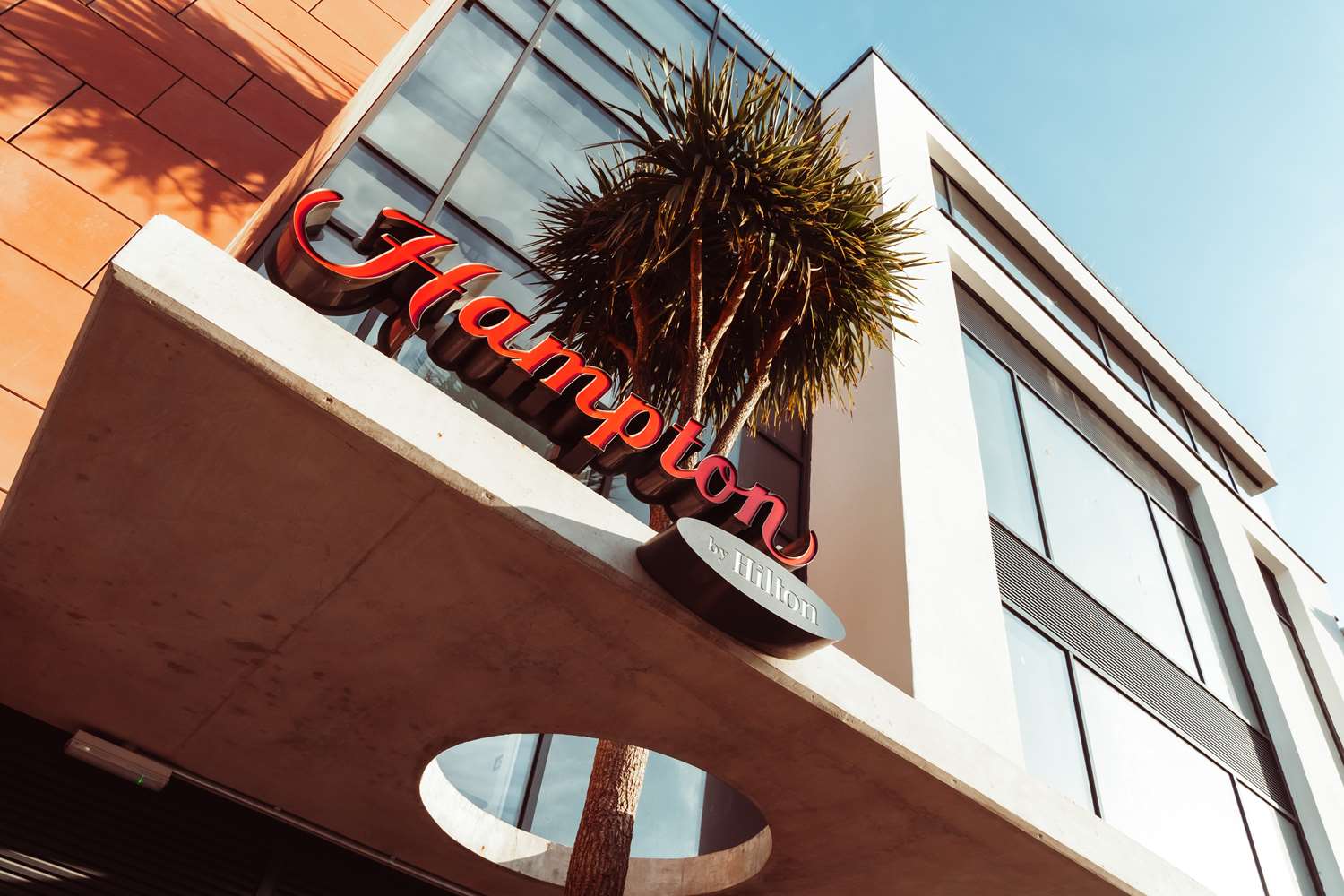Фото Hampton by Hilton Torquay