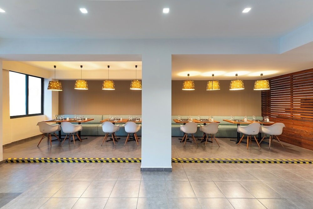 Фото Amphitryon Boutique Hotel