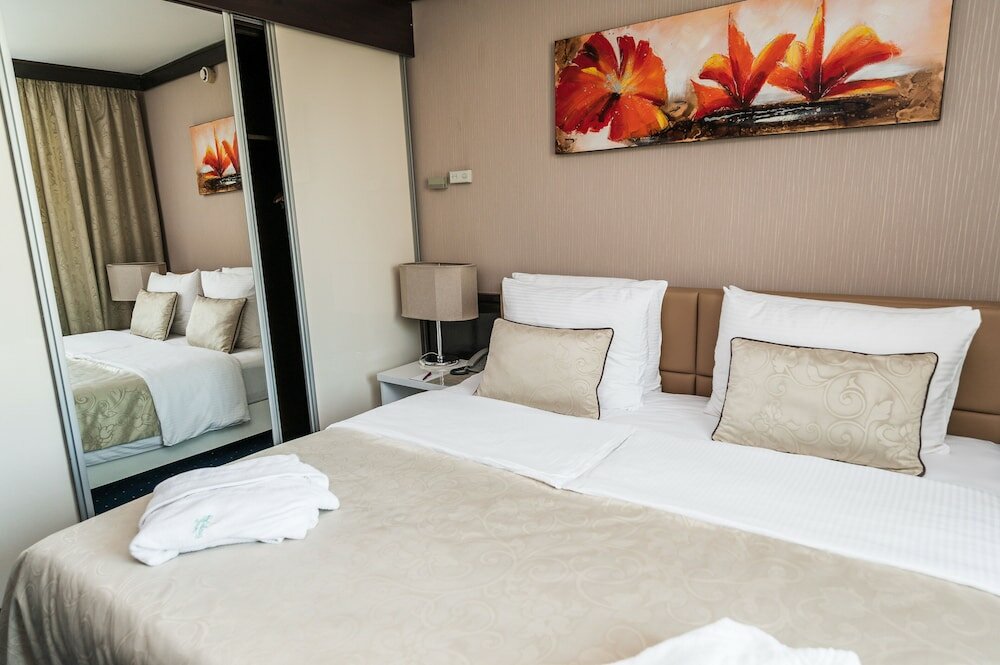 Фото Hotel Holiday