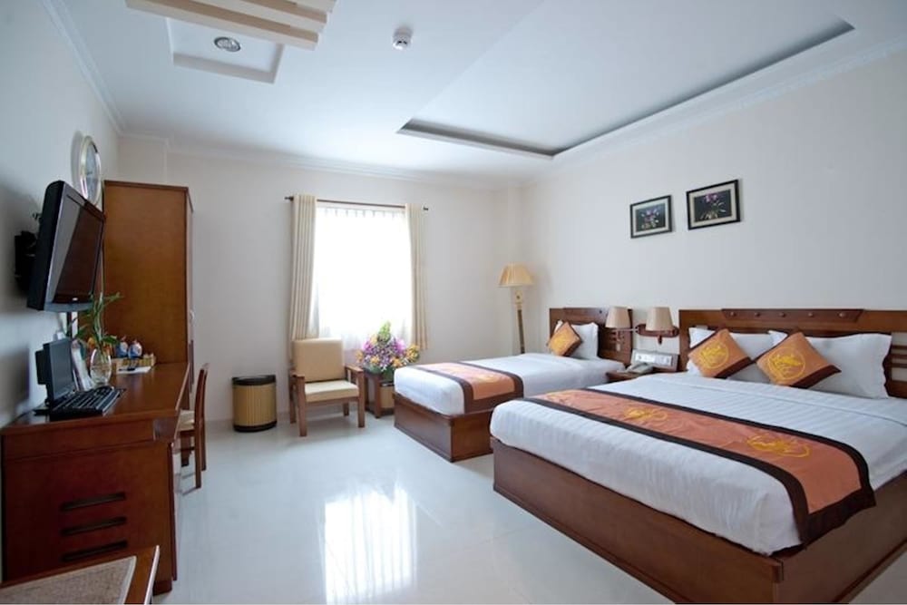 Фото Adora Hotel