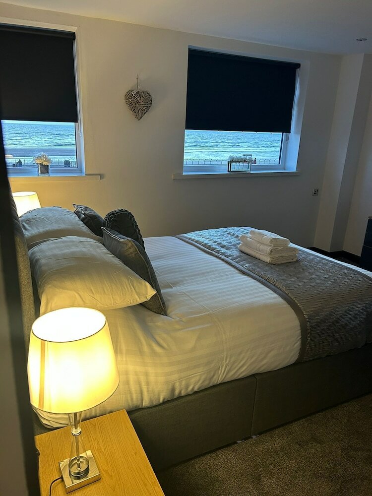 Фото Woodhouse Hotel