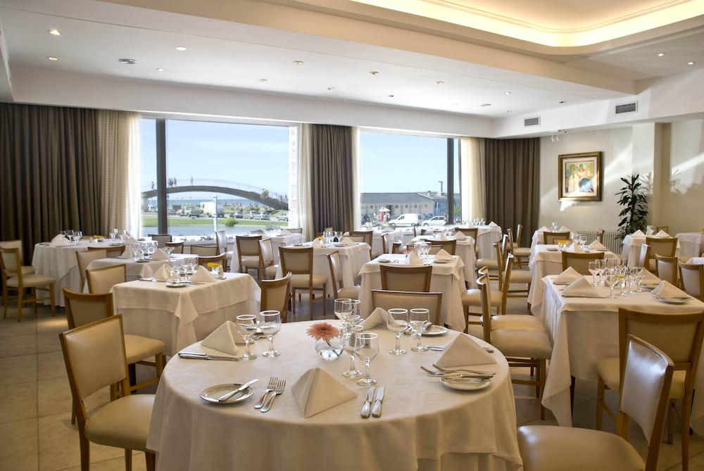 Фото Hotel Iruña