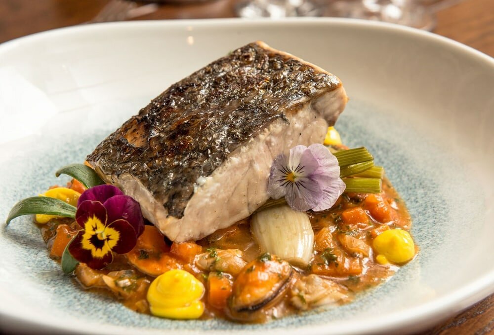 Фото The Feathers Hotel