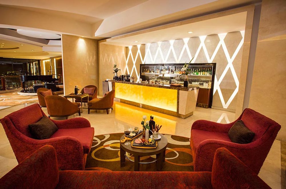 Фото The Grand Fourwings Convention Hotel