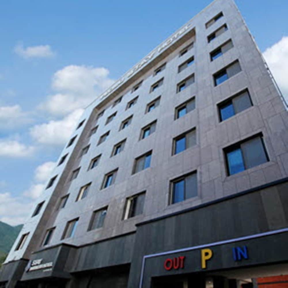 Фото Yeosu Jwasuyoung