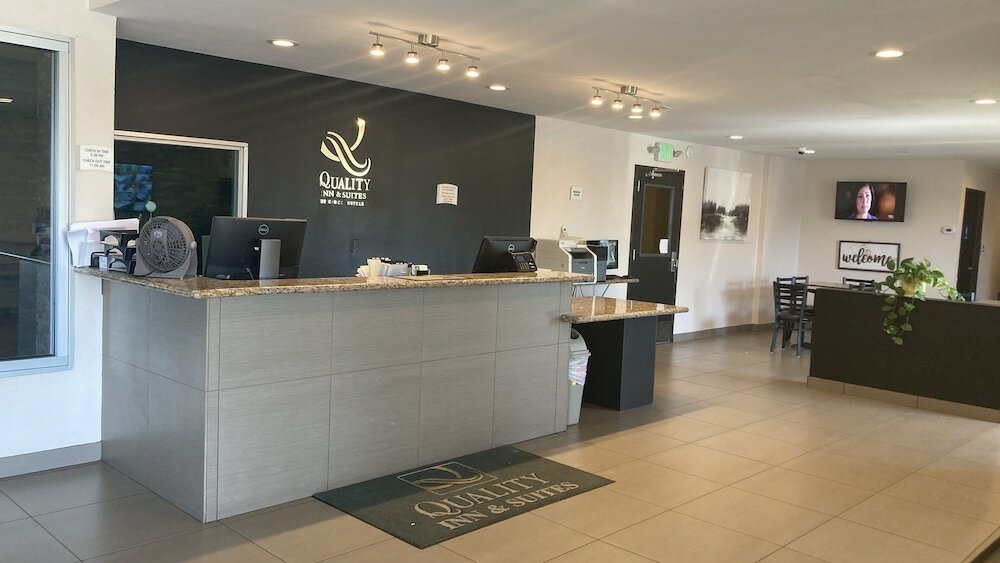 Фото Quality Inn & Suites near Downtown Bakersfield