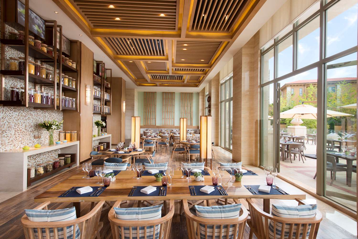 Фото Hilton Yuxi Fuxian Lake