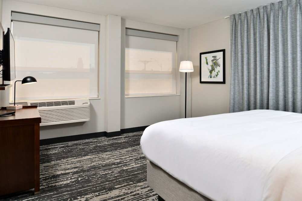 Фото Four Points by Sheraton Omaha Midtown