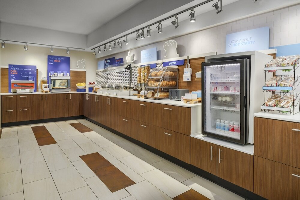 Фото Holiday Inn Express Rochester Ne- Irondequoit, an Ihg Hotel