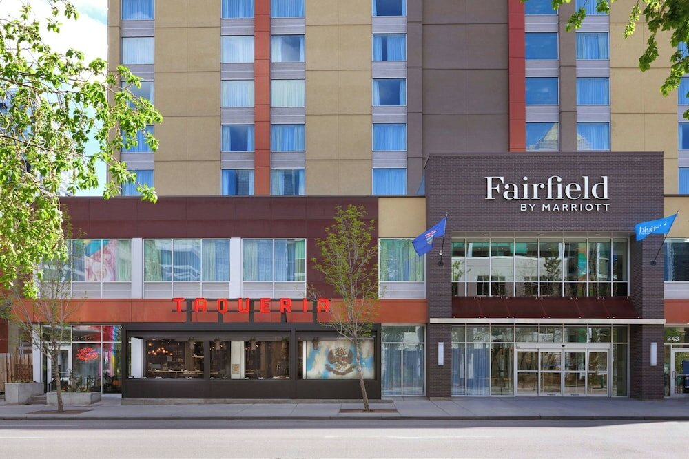 Фото Fairfield Inn & Suites by Marriott Calgary Downtown