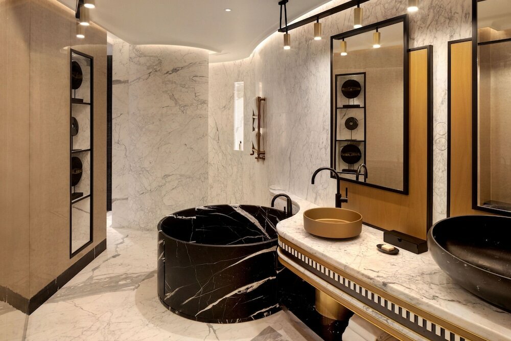 Фото Paragraph Freedom Square, a Luxury Collection Hotel