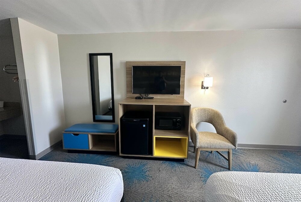 Фото Days Inn by Wyndham Adel I 75