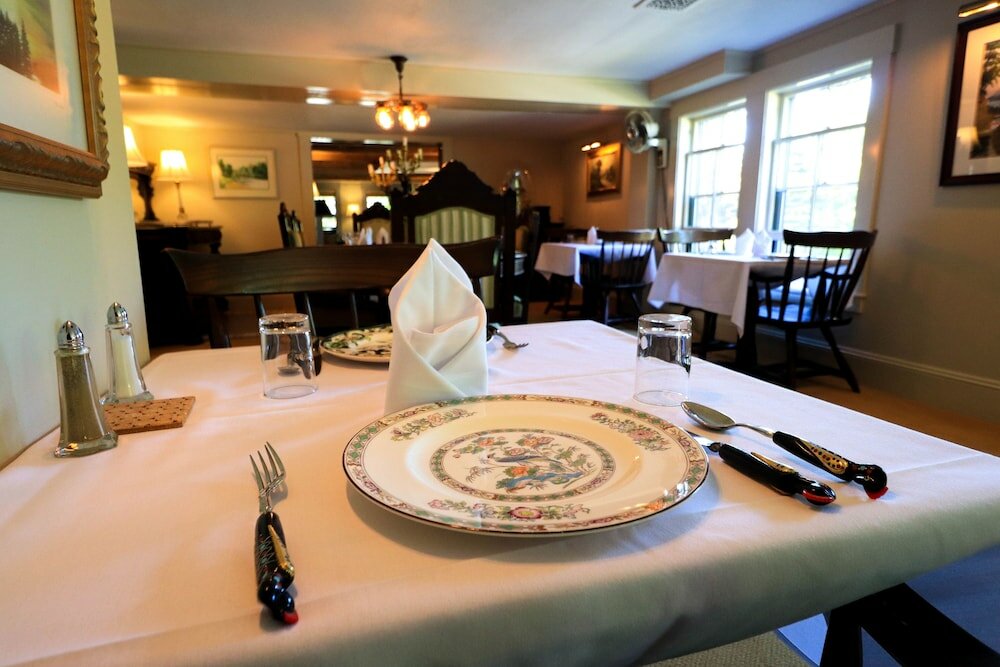 Фото Follansbee Inn