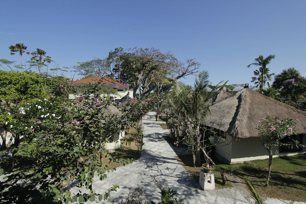 Фото Alit Beach Resort and Villas