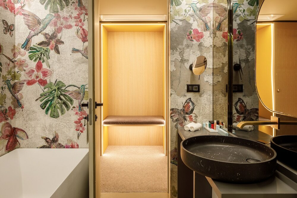 Фото Qosmo Brasov Hotel