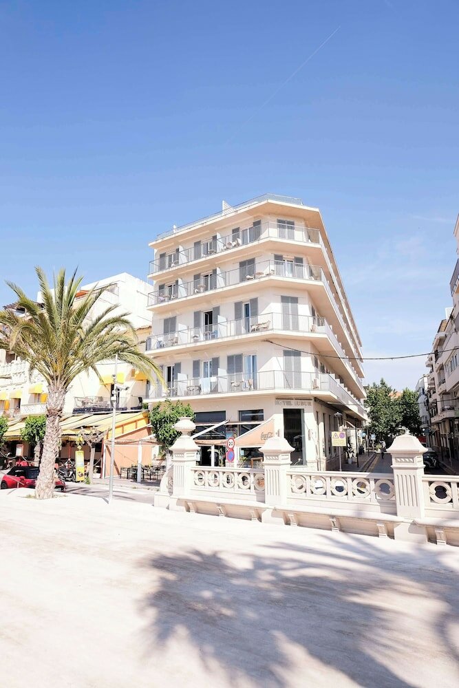 Фото Hotel Subur