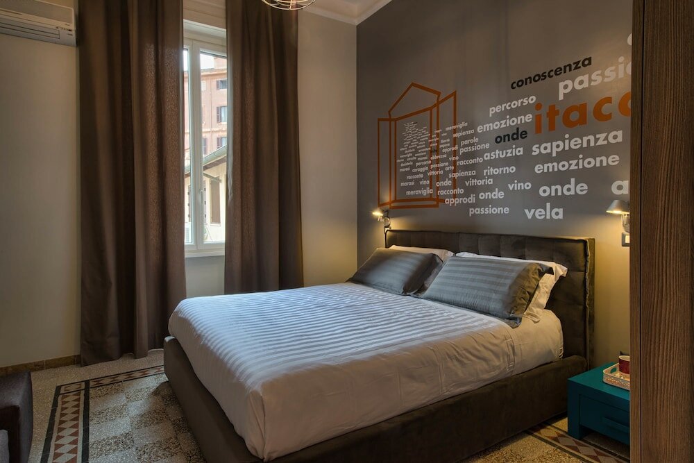 Фото The Pope's Window