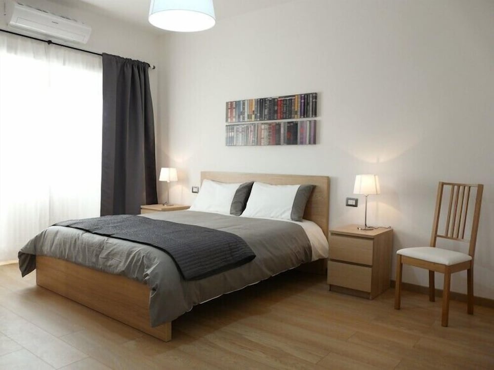 Фото Atticoromantica