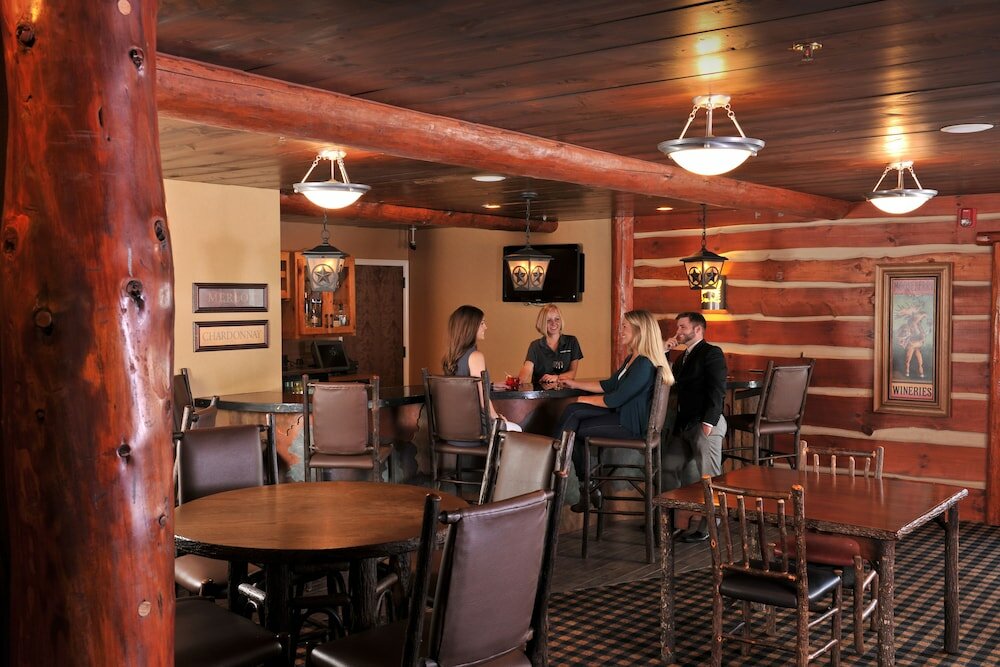 Фото Stoney Creek Hotel St. Joseph